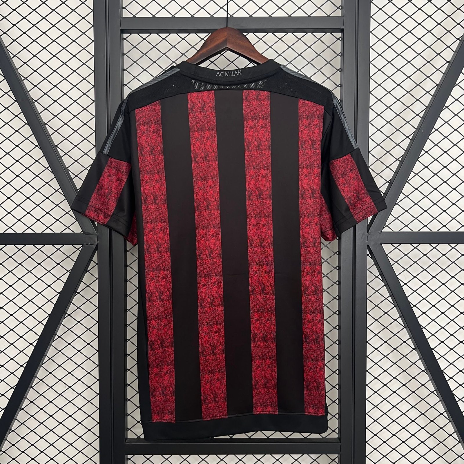 AC Milan - Retro 15/16 - Image 2